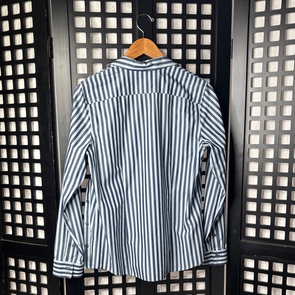 💙Lands End Striped No Iron Button Down Shirt Women’s Size 10 Cotton Work💙 - Picture 6 of 14